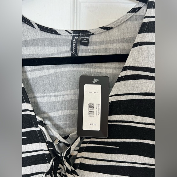 Long Sleeve Grey and Black Laced Front Dress Size Large - Picture 3 of 4